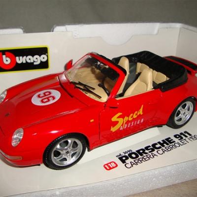 Bburago 1:18 Porsche 911 Carrera Cabriolet rood 