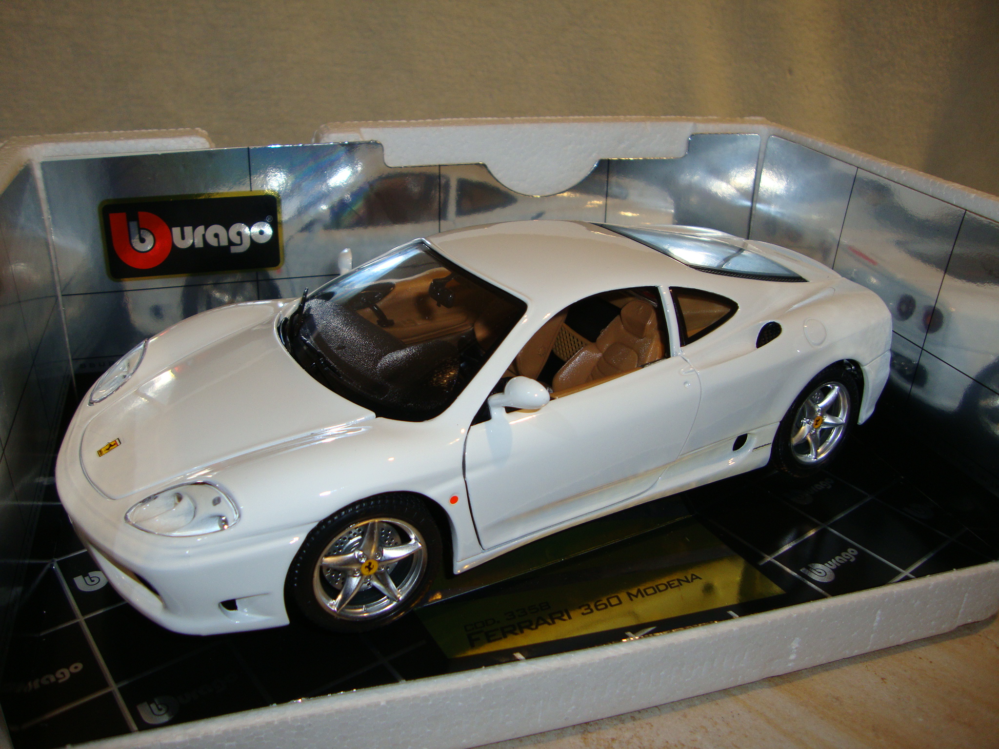 Jante Avant Miniature Ferrari 360 Modena 1999 - Échelle 1/18 Burago - Pièce Détachée Occasion