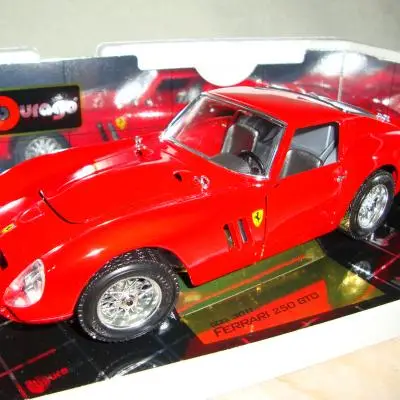 Bburago 1:18 Ferrari GTO rood 
