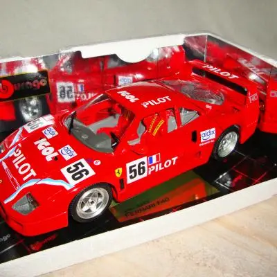 Bburago 1:18 Ferrari F40 Pilot 56
