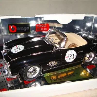 Bburago 1:18 Mercedes Benz 300 SL Roadster 
