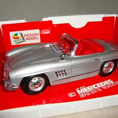 Bburago 1:18 Mercedes Benz SL 300 Roadster 