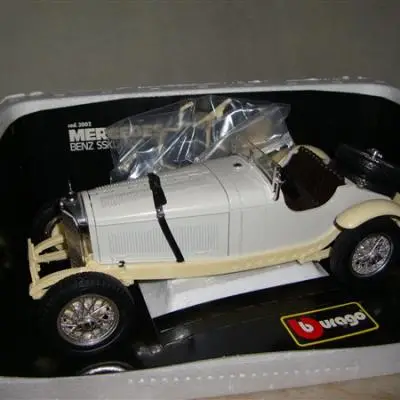 Bburago 1:18 Mercedes Benz SSKL 1931 wit 