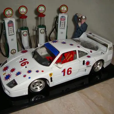 Bburago 1:18 Ferrari F40 No.16
