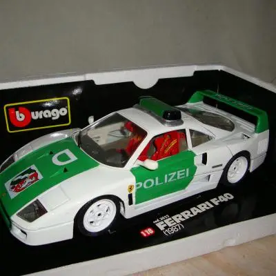 Bburago 1:18 Ferrari F40 Polizei