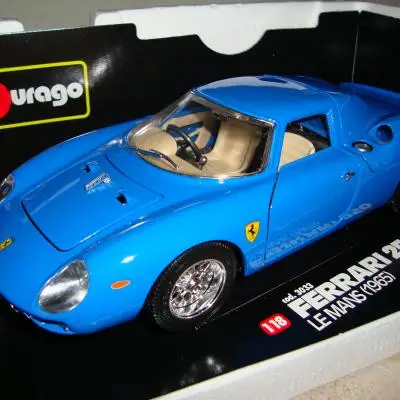 Bburago 1:18 Ferrari 250 LM blauw