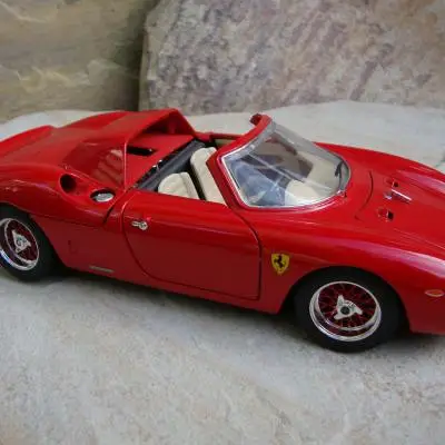 Bburago 1:18 Ferrari 250 LM Targa