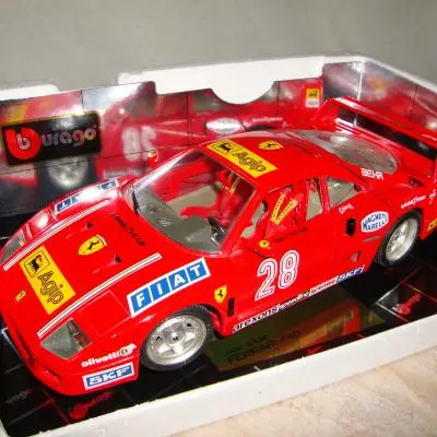 Bburago 1:18 Ferrari F40 Fiat No28 