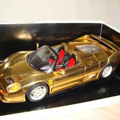 Bburago 1:18 Ferrari F50 Goud 