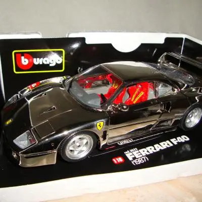 Bburago 1:18 Ferrari F40 Chroom