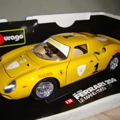 Bburago 1:18 Ferrari 250 LM geel