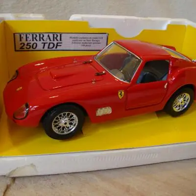 Bburago 1:18 Ferrari 550 TDF 